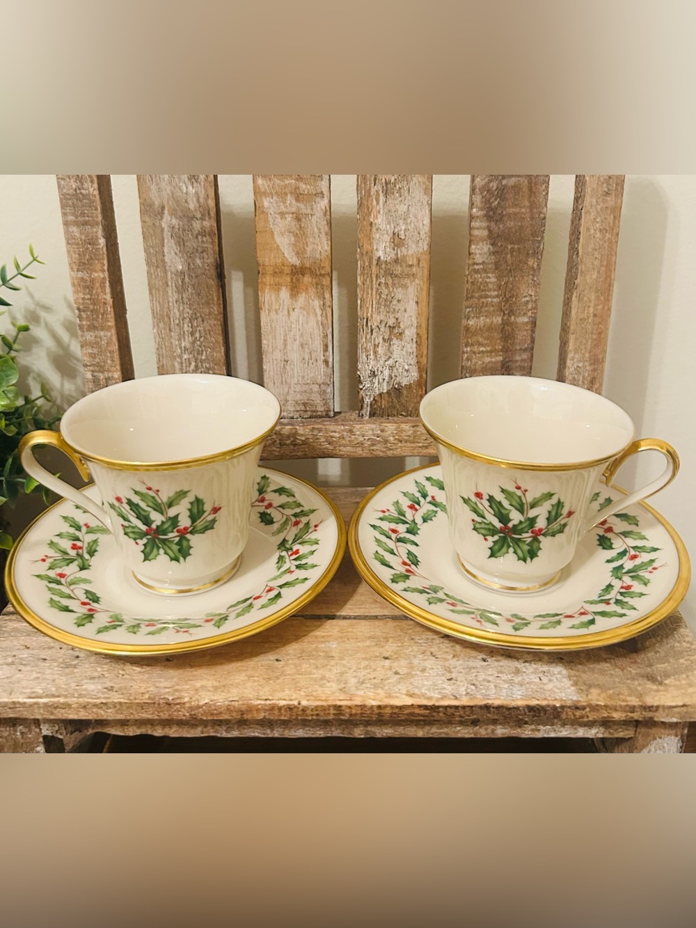 Lenox Holiday Holly Berry Footed Teacup & Saucer 24K Gold Trim Set of 2